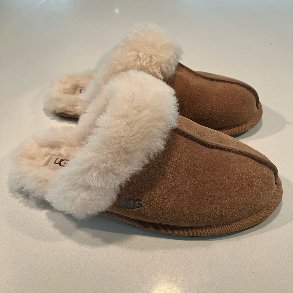 UGG NWOT slippers